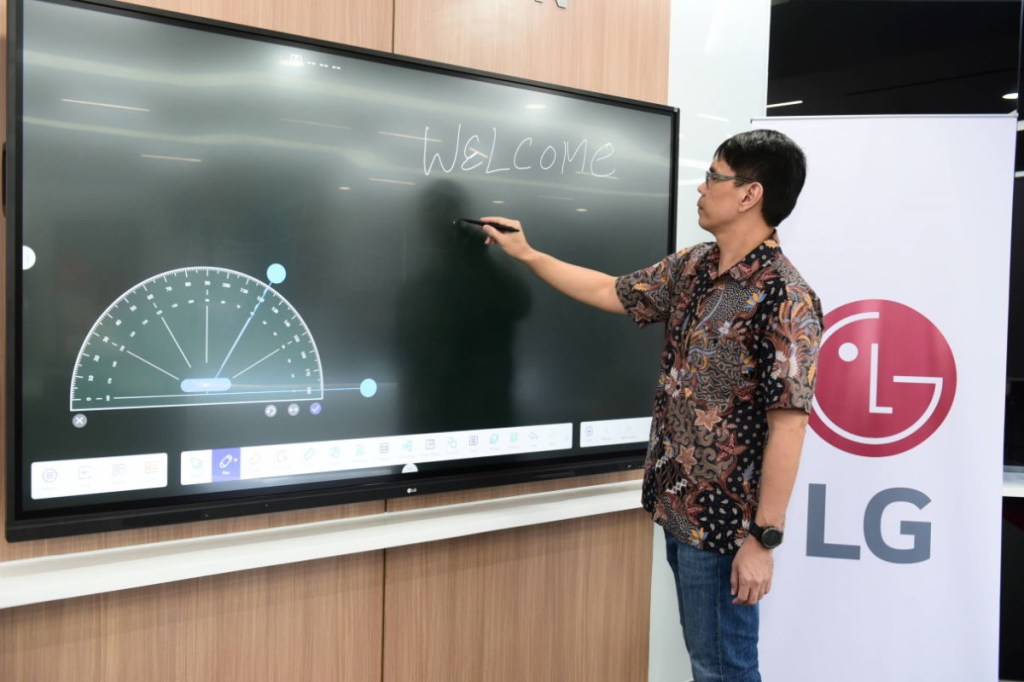 Jajaran Smart TV Komersial dan CreateBoard LG Raih TKDN&nbsp;Tinggi
