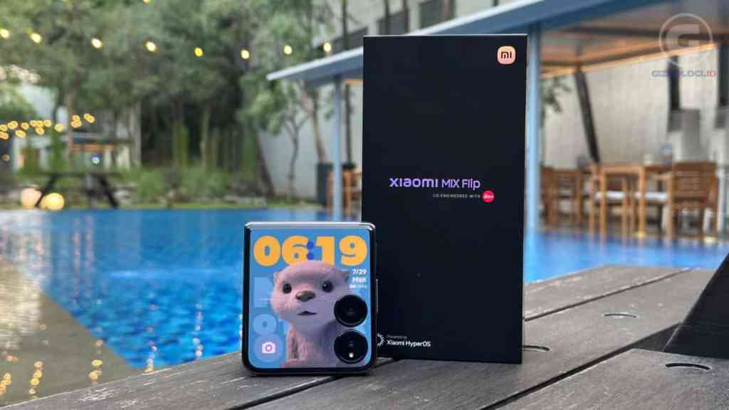 Menjajal Xiaomi Mix Flip, Pesaing Galaxy Z Flip dengan Cover Screen Lebih&nbsp;Fungsional
